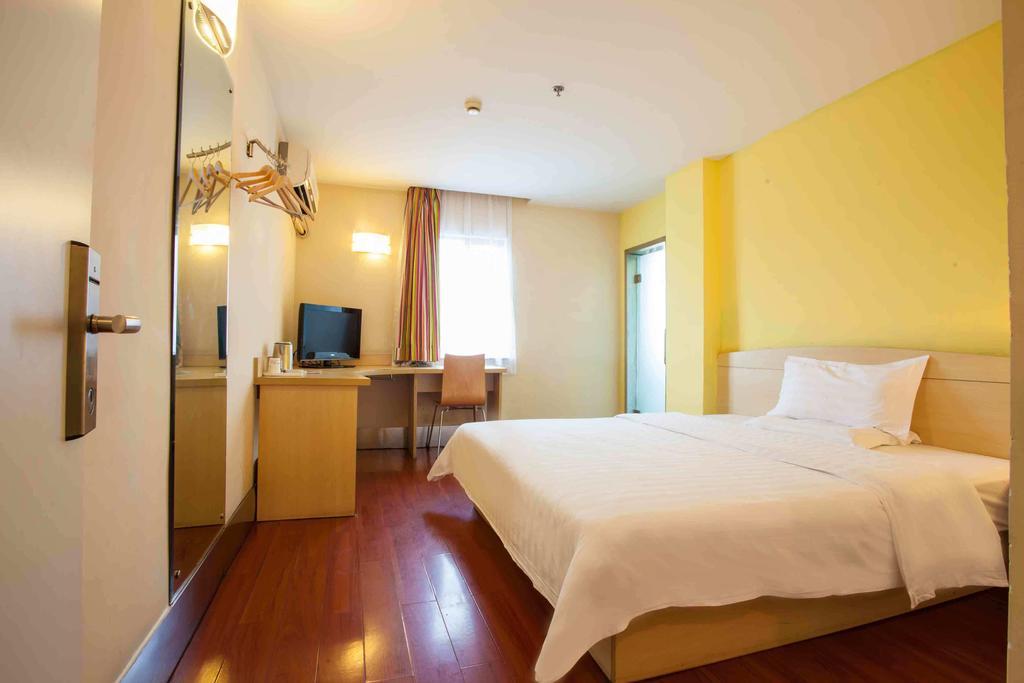 7Days Inn Guangzhou Panyu Chimlong South Railway Station Δωμάτιο φωτογραφία