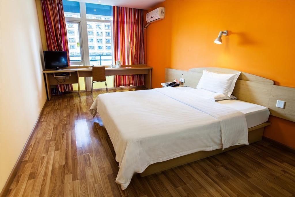 7Days Inn Guangzhou Panyu Chimlong South Railway Station Εξωτερικό φωτογραφία