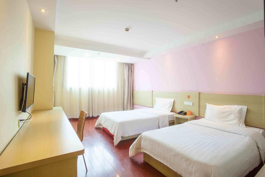 7Days Inn Guangzhou Panyu Chimlong South Railway Station Δωμάτιο φωτογραφία